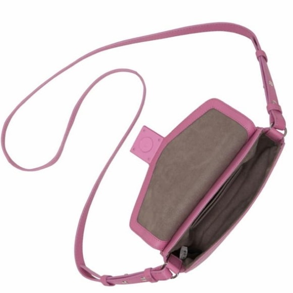 NWT Wicked Pink Vince Camuto Genuine Leather Crossbody Handbag - Picture 4 of 4